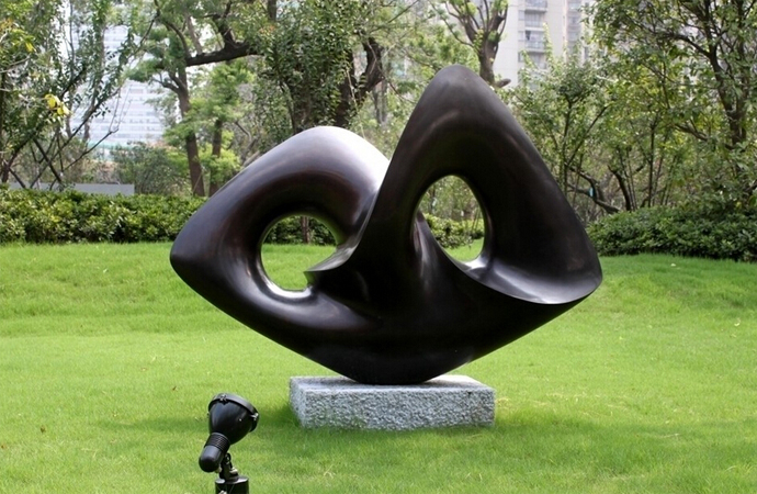 p